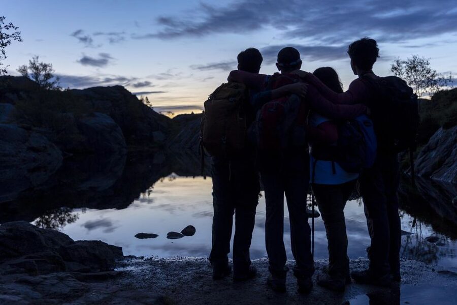 Stavanger: Preikestolen Sunrise Hike with Breakfast Buffet - Guides, dogs, and the value of a small group