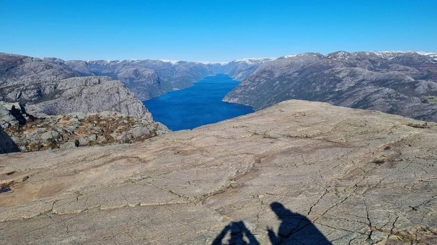 Stavanger: Preikestolen Tour with Guide and Pickup - The return walk and ride back