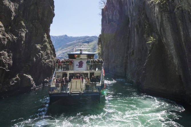 Stavanger: Waterfalls, Caves and Rock Tour By Sea - Pulpit Rock without the uphill hike