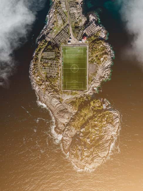Svolvær and Henningsvær Sightseeing and History Tour - Why this five-hour route works in Lofoten