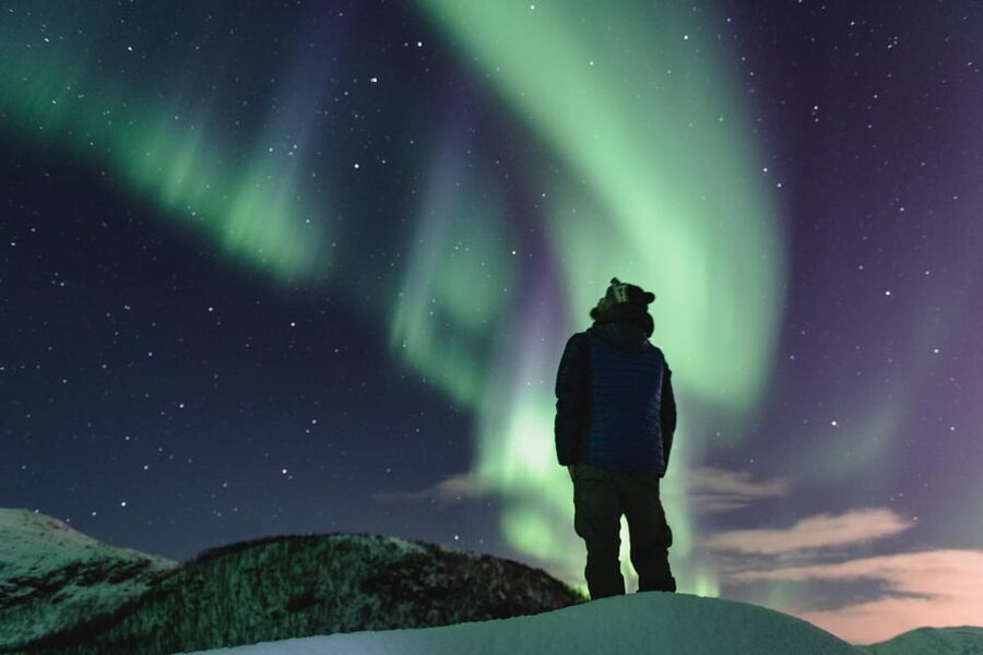 Svolvær: Experience the Magic of the Northern Lights! - First stop: a quieter place for a full hour