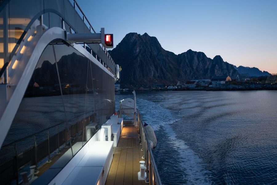 Svolvær: Northern Lights and Full Steam Cruise with Tasting - Is $103 a fair price?