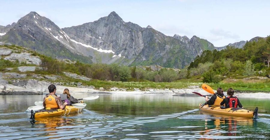 Svolvaer: Sea Kayaking Experience - Meeting the guide and getting set up