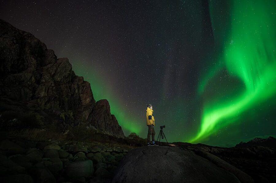 Svolvær: Ultimate Aurora Hunt - Photography help for beginners and serious camera users