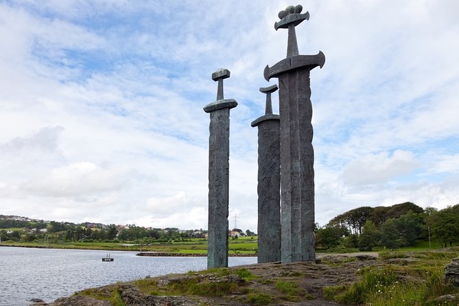 Swords in Rock monument and Stavanger highlights private tour - What $400 per person really buys
