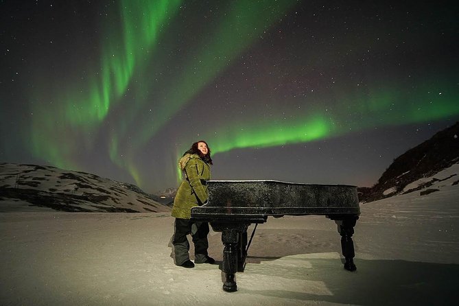 Symphony - Arctic Breeze, teamining up with nature. - Camera help and included portraits