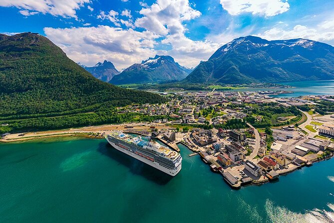 The Golden Train on Rauma Railway in Romsdalen - What the $74.14 price buys you