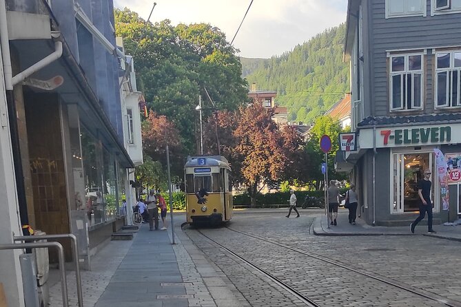 The influence of Bergen in Norway's development, city tour - The National Stage and Bergen’s changing society