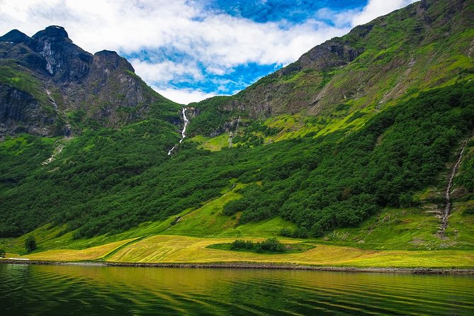 The Scenic Roadtrip, Oslo to Bergen via Flam & the Fjords - Reaching Flåm and the Nærøyfjord area