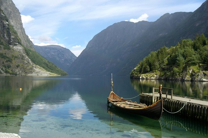 The Scenic Roadtrip, Oslo to Bergen via Flam & the Fjords - Choosing between the Flåm Railway and a fjord cruise