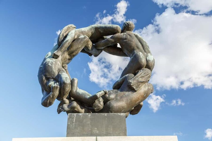 The Vigeland Park in Oslo: Insta-Perfect Walk with a Local - How the 90-minute itinerary may feel