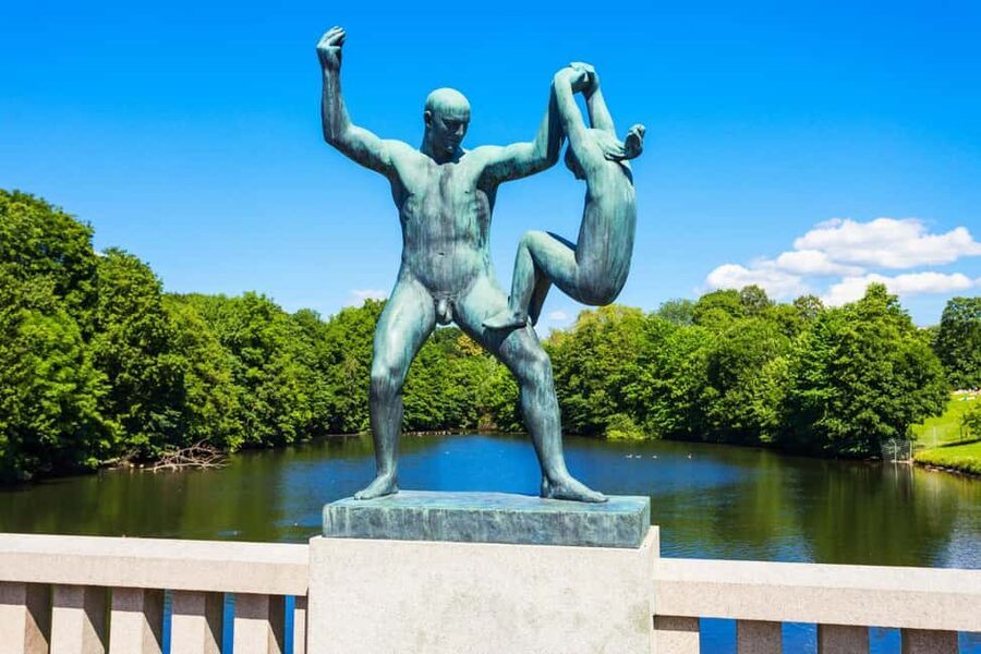 The Vigeland Park in Oslo: Insta-Perfect Walk with a Local - What to bring and how to prepare