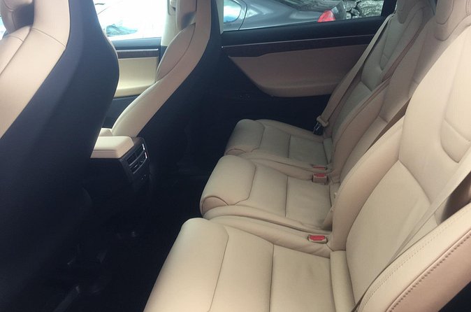 TRANSFER, LUXURY CAR 1-3 PAX: Bergen airport transfer - City hotels, cruise docks, and Hurtigruten departures