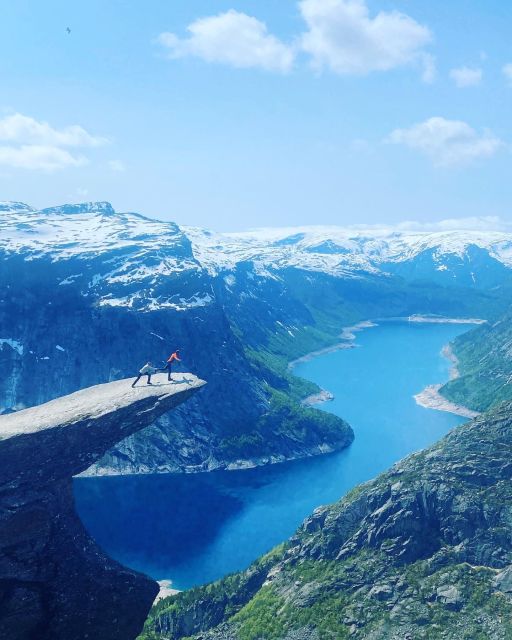 Trolltunga Helicopter & Waterfalss Sightseeing From Bergen - Leaving Bergen for Skjervefossen