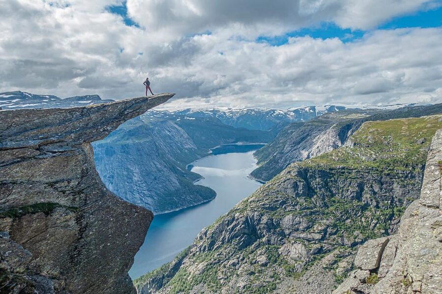 Trolltunga: Trolltunga Summer Hike - What to wear and pack for Norwegian mountain weather