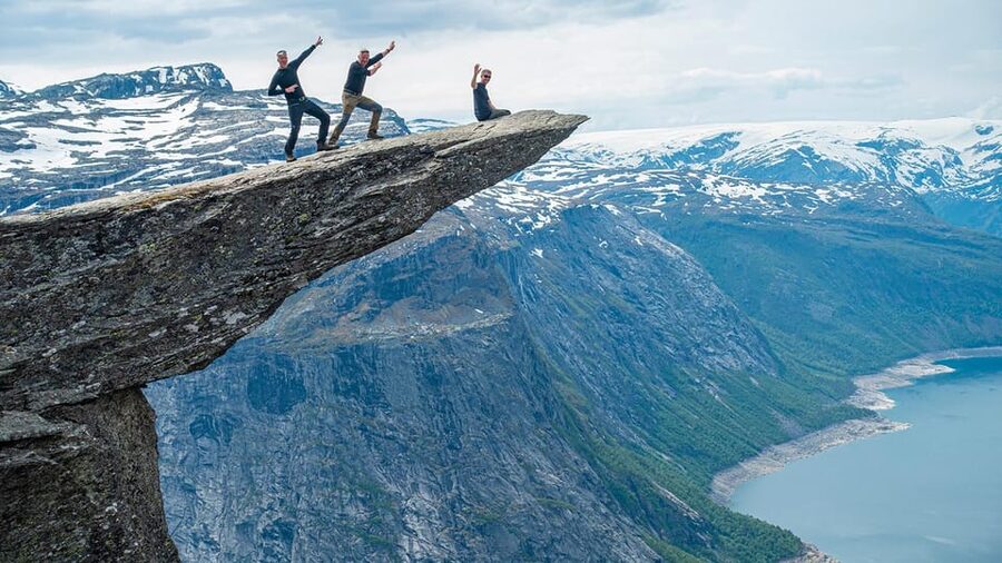 Trolltunga: Trolltunga Summer Hike - The first climb and the changing views