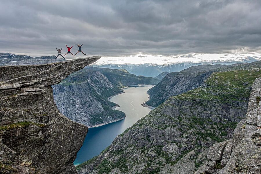 Trolltunga: Trolltunga Sunset Glamping - Starting at P2 in Skjeggedal