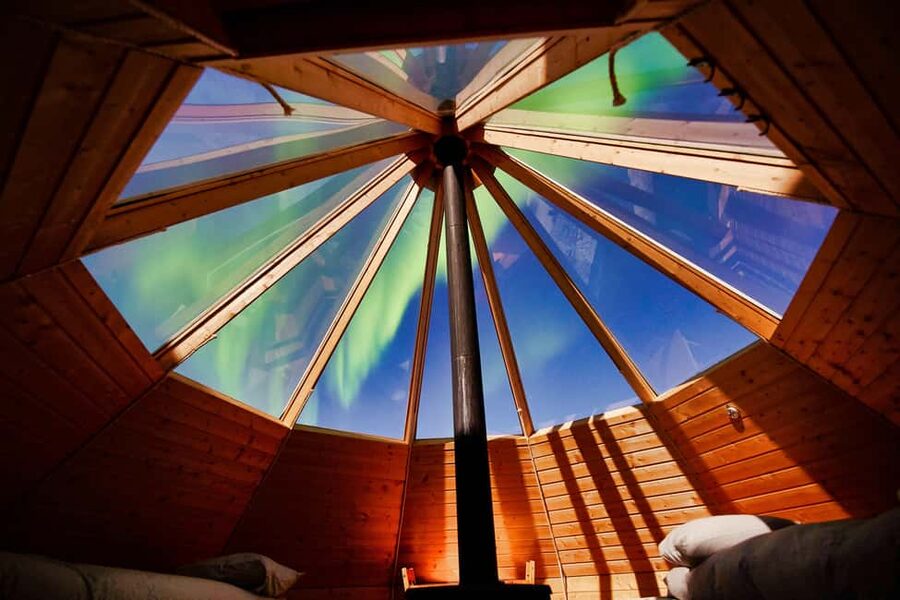 Tromsø: Aurora Crystal Lavvo Overnight Stay with Activities - Waiting for the northern lights at a fixed basecamp