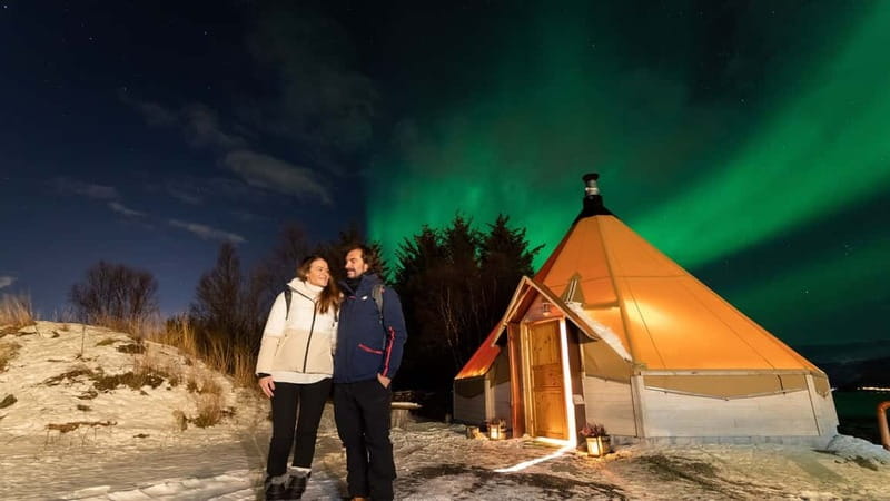 Tromsø: Aurora Safari Chase by big bus with Camp meal - Choosing a camp by the weather forecast