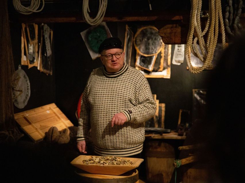 Tromso: Cod-Tasting Tour with Full Steam Museum Entry - What the guide adds to the food