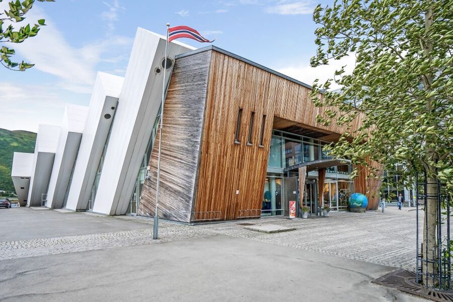 Tromsø: Entrance Ticket to Polaria - Accessibility and practical comfort