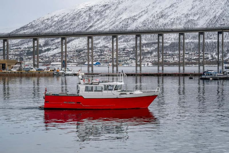 Tromsø: Fishing Sea Safari - Meeting the crew at Killengreens gate 7-11