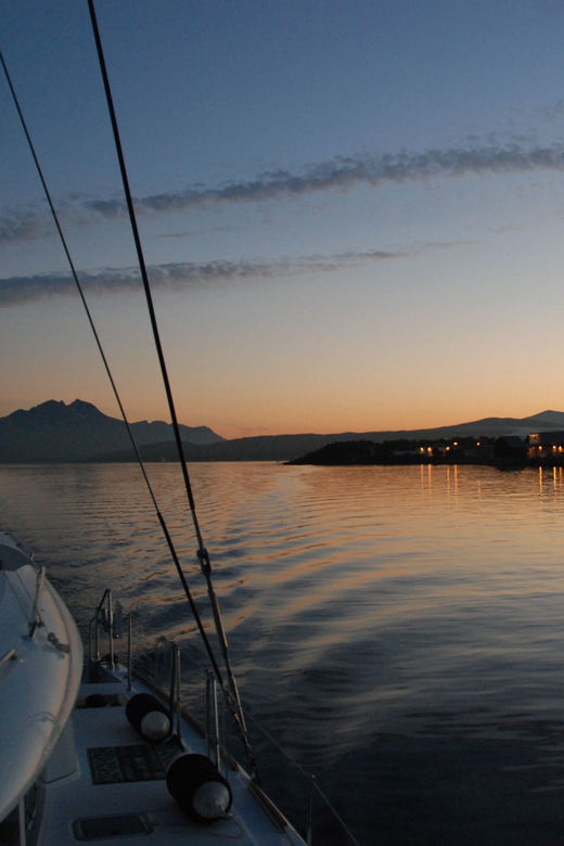 Tromsø: Fjord and Islands Luxury Catamaran Cruise - Fishing with the captain