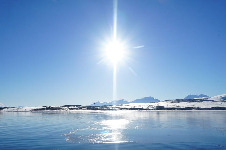 Tromsø: Fjord Cruise by Luxury Yacht - Grindøya and Mountains Above the Norwegian Sea