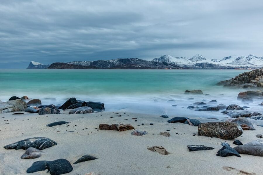 Tromsø: Fjords and Sommarøy Islands Tour with Salmon Picnic - What to wear and pack for winter