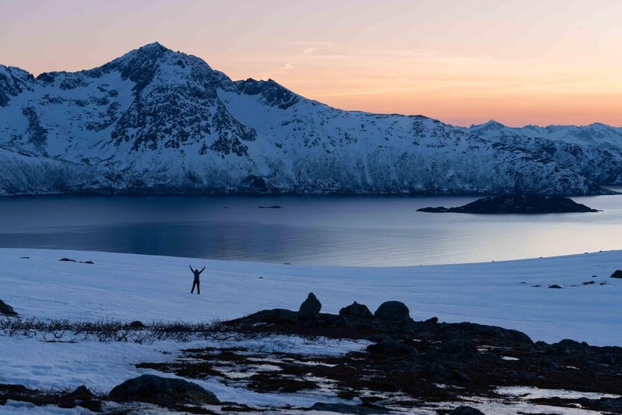 Tromsø: Fjords & Beaches Tour with Campfire and Arctic Food - Clothing, walking, and winter comfort