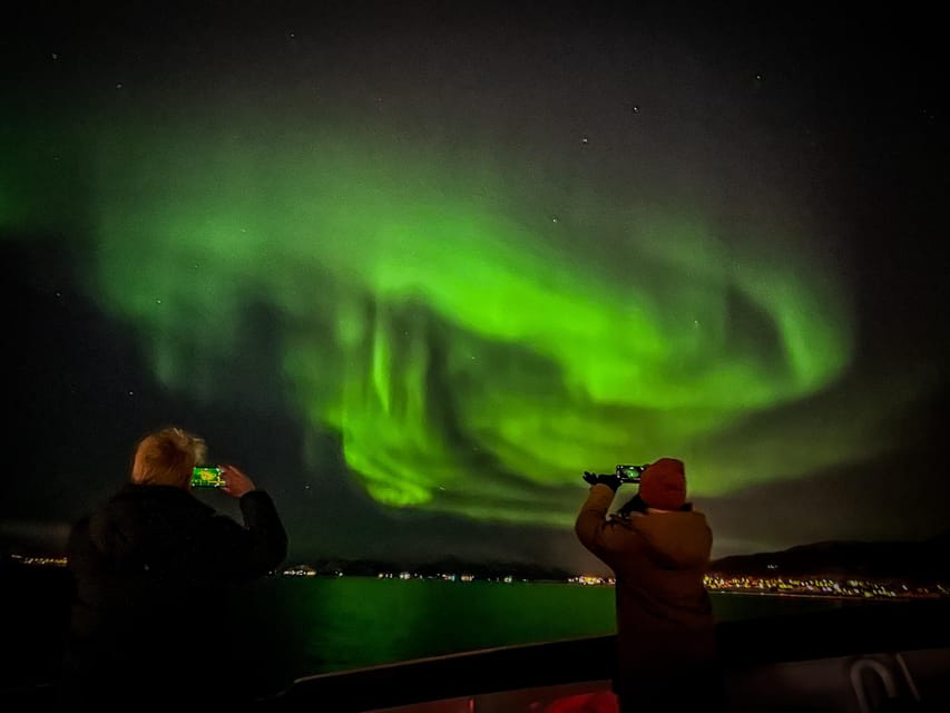 Tromso: Luxury Northern Lights Cruise with Hot Tub & Dinner - Practical details that make the evening smoother