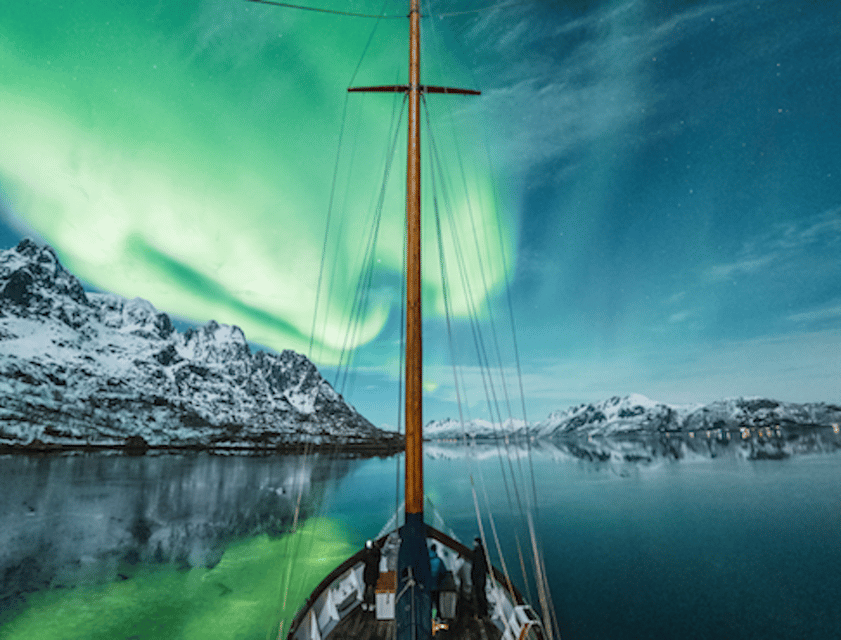 Tromso: Luxury Northern Lights Cruise with Hot Tub & Dinner - Boarding Stella Oceana in Tromsø harbor