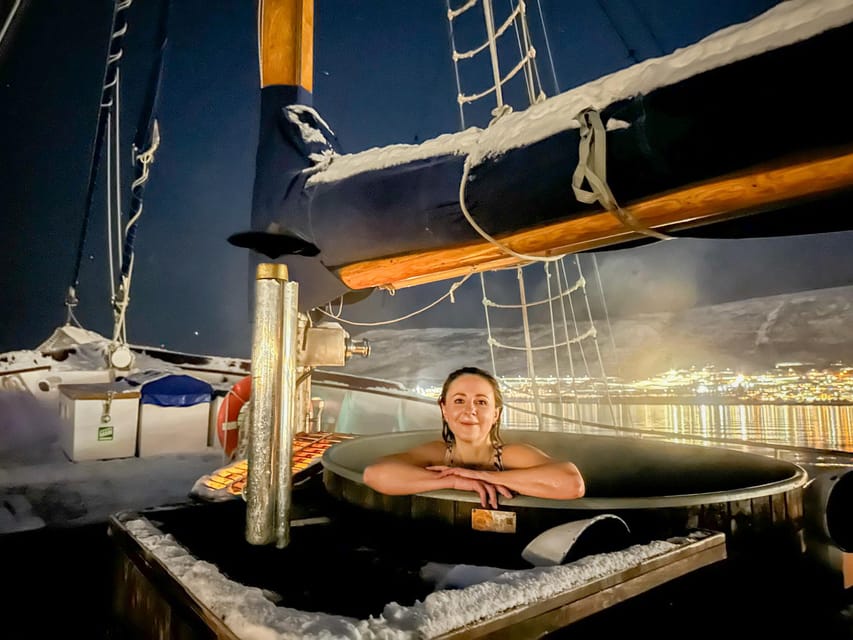 Tromso: Luxury Northern Lights Cruise with Hot Tub & Dinner - The four-hour route toward Grindøysundet