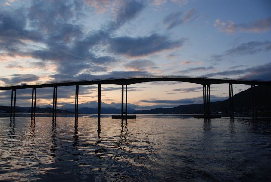 Tromsø: Midnight Sun Cruise in a Luxury Catamaran - Fishing can become part of the evening
