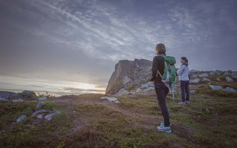 Tromsø: Midnight Sun Hike in the wilderness - Why a midnight sun hike works so well in Tromsø