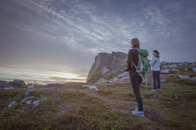 Tromsø: Midnight Sun Hike with Wandering Owl - Homemade food at the top
