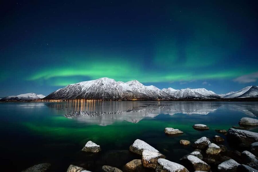 Tromsø:Northern light tour with mini bus i Tromsø - What the Mercedes Sprinter means for your night