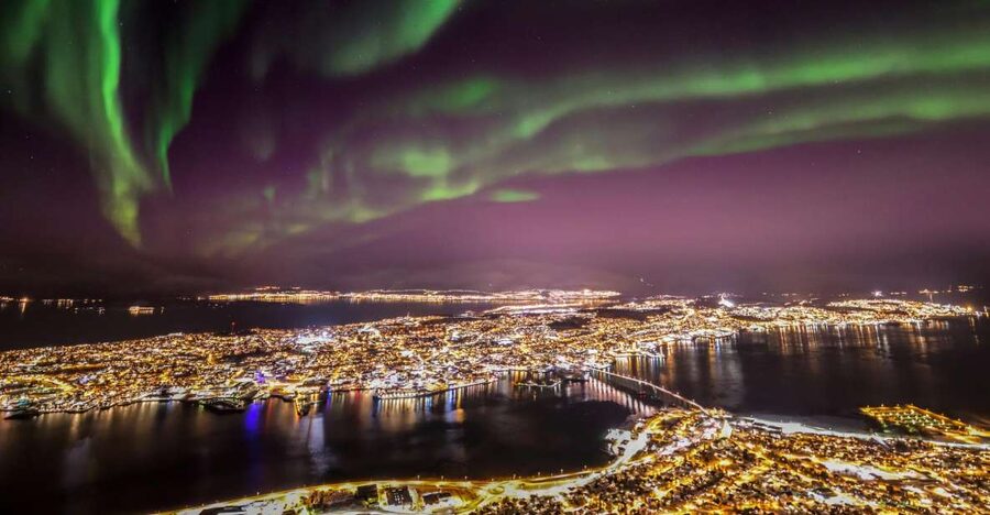 Tromso: Northern Lights Cable Car Excursion - Waiting for the Northern Lights
