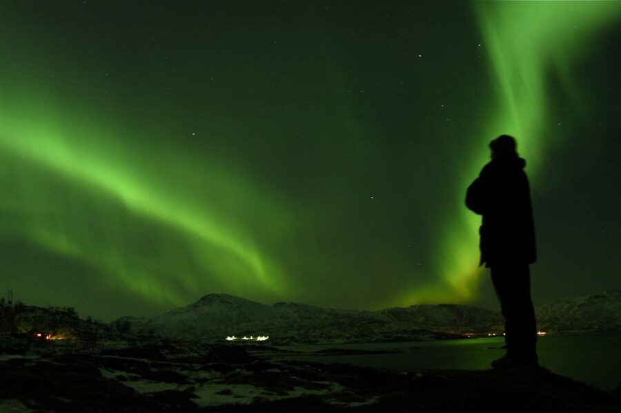 Tromso: Northern Lights Cable Car Excursion - Tromsdalstinden, cake, and the mountain restaurant