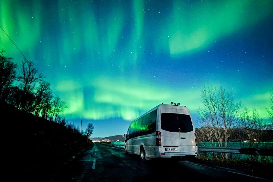 Tromsø: Northern Lights Chase Minibus Tour - Quick points before you book