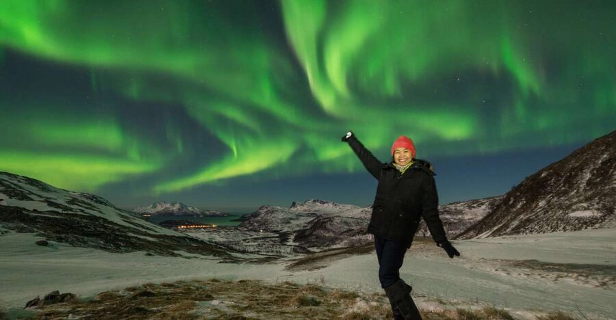 Tromso: Northern Lights Photography Tour by Bus (or miniBus) - Season matters more than the seven-hour promise