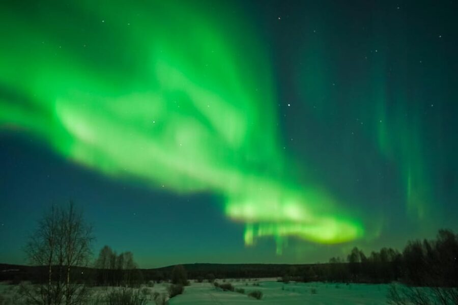 Tromsø: Northern Lights Tour with Guaranteed Sightings - Professional photography without the camera struggle