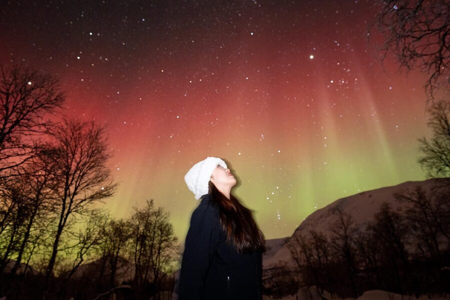 Tromsø: Northern Lights Tour with Local Guide and Photos - Thermal suits and outdoor comfort