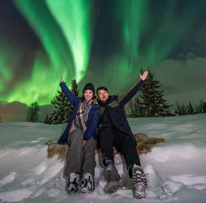 Tromsø: Northern Lights Tour with Professional Photographer - Leaving Kaigata 4 for the Arctic night