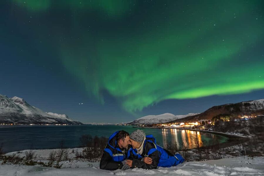 Tromsø: Northern Lights Tour with Professional Photographer - Professional photography without losing the moment