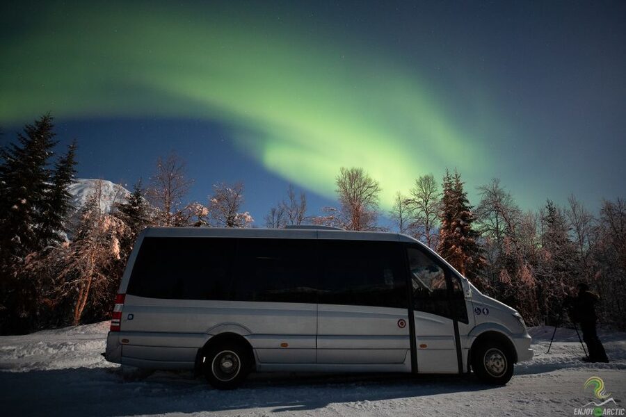 Tromsø: Northern Lights Trip with Campfire and Snacks - What this Tromsø aurora tour is really about