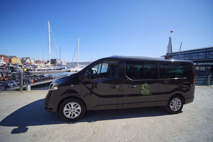 Tromsø: Private 6-Hour Aurora Chase by Minivan - Why a private Aurora chase makes sense in Tromsø