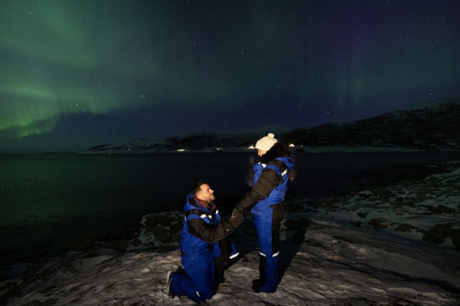 Tromsø: Private Aurora Chase with Meals, Campfire, Photos. - The campfire is more than a waiting area