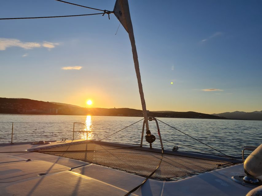Tromso: Sightseeing Cruise by Catamaran with Snacks & Drinks - The warm saloon and the practical comforts