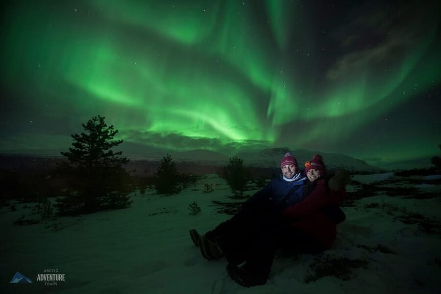 Tromsø: Small Group Northern Lights Hunt - Campfire stew, hot drinks, and reindeer skins